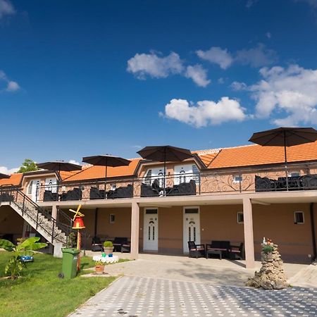 Apartmani "Roshu" Soko Banja Exterior photo